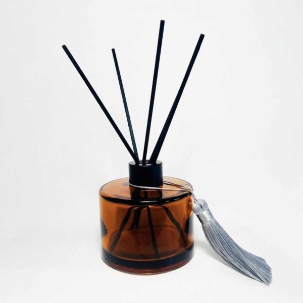 Light Gray Tassel Decorate Resin Art Pieces, Candles, Reed Diffusers