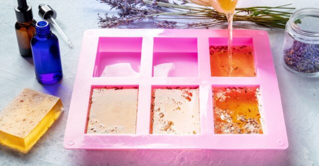 10 Benefits of Choosing Handmade Soap Over Commercial Soap